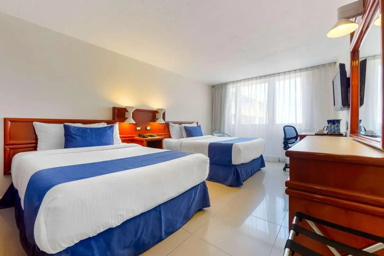 Hotel Hostal de Cortes