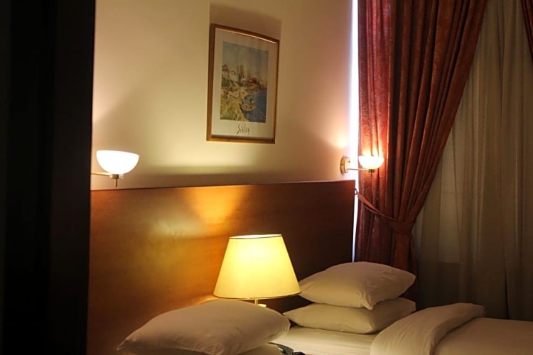 1 Bedroom Double Suite with view