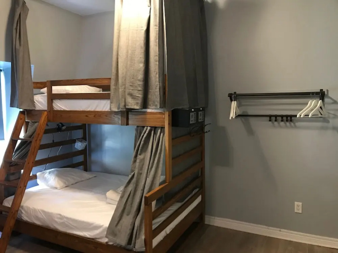 The Clarence Park - Hostel