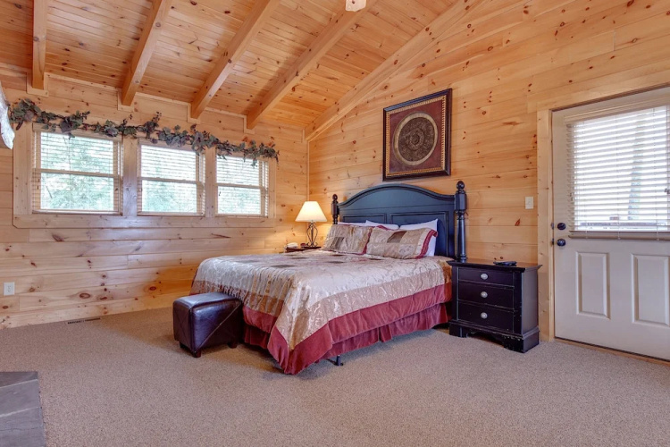 Destinys Lodge by Vtrips
