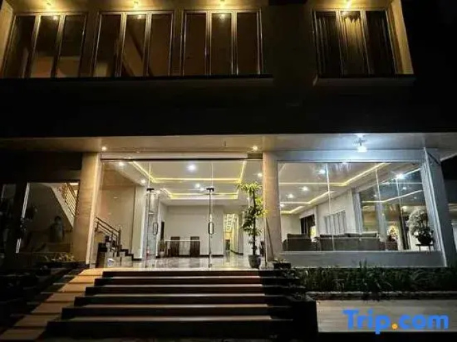 Grands Orchid Hotel