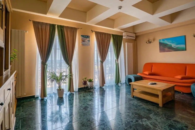 Apartment with balcony and with sea view