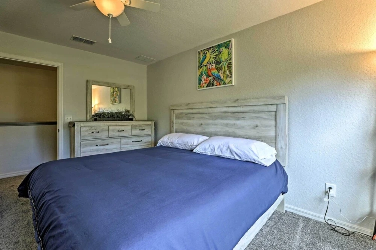 3 Bedrooms Apartment