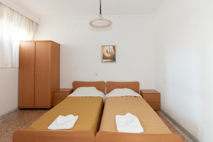 2 Bedrooms Apartment