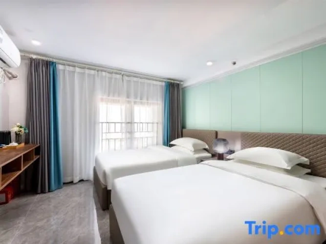 Premier room