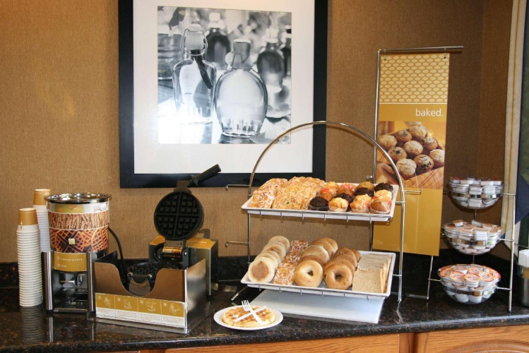 Hampton Inn Hutchinson photo 15