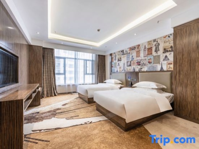 Deluxe Family Suite