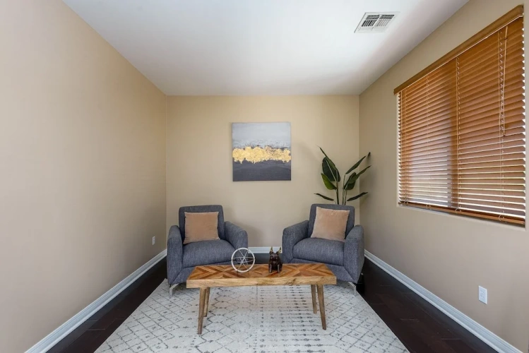 4 Bedrooms Cottage