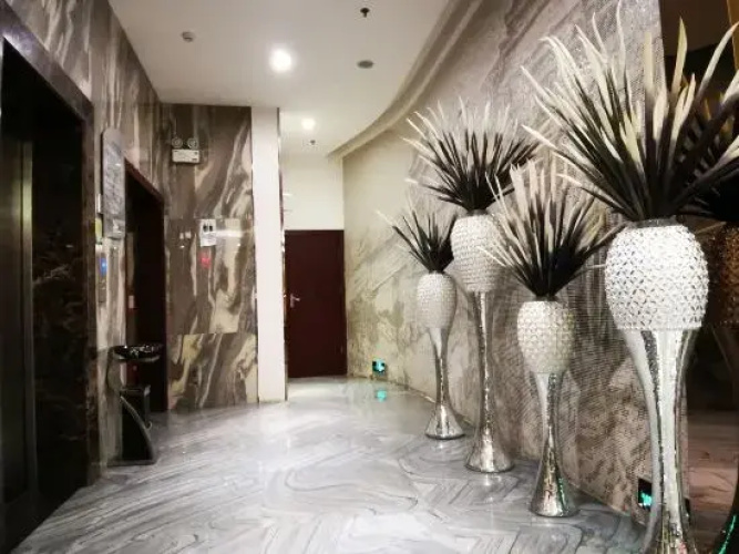 Carlton Hotel