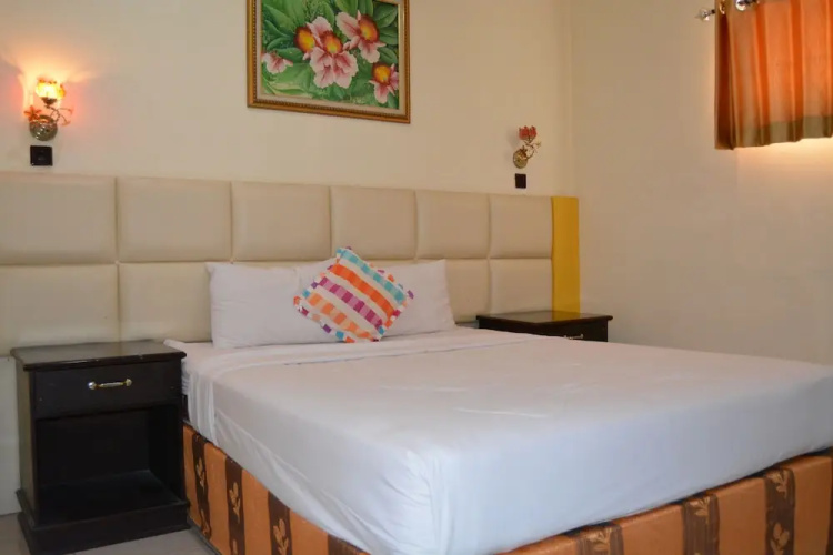 Kencana Dewi 2 Hotel