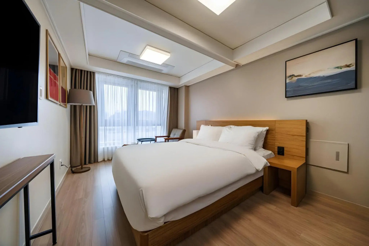 Chungchoho Best Hotel