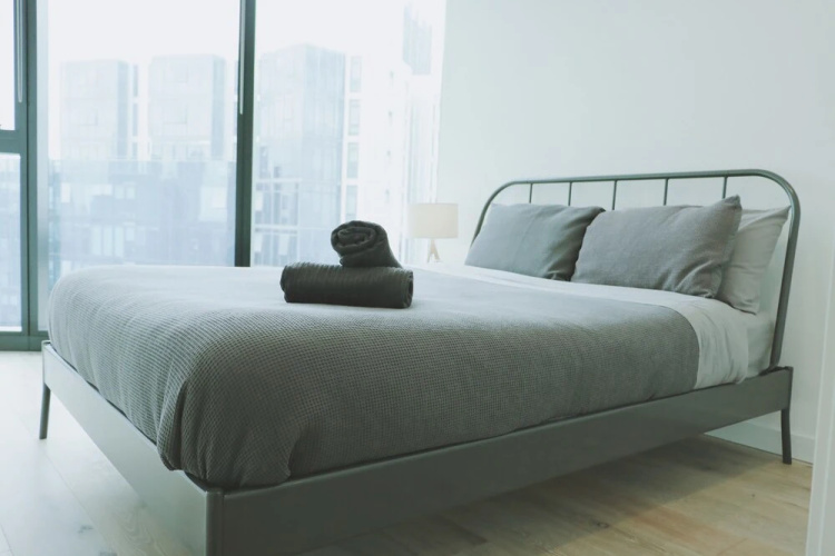 HFN Crown Shadow Play Apartment
