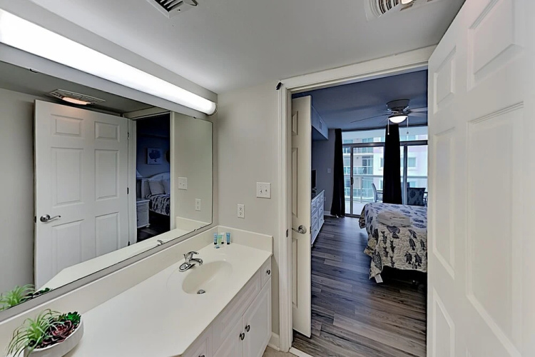 1101blue 2 Bedroom Condo