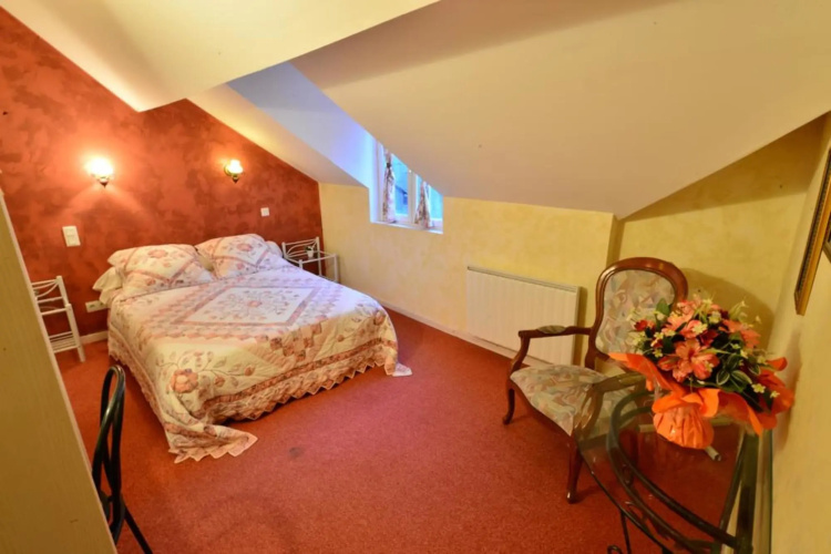 Au Pied du Chateau