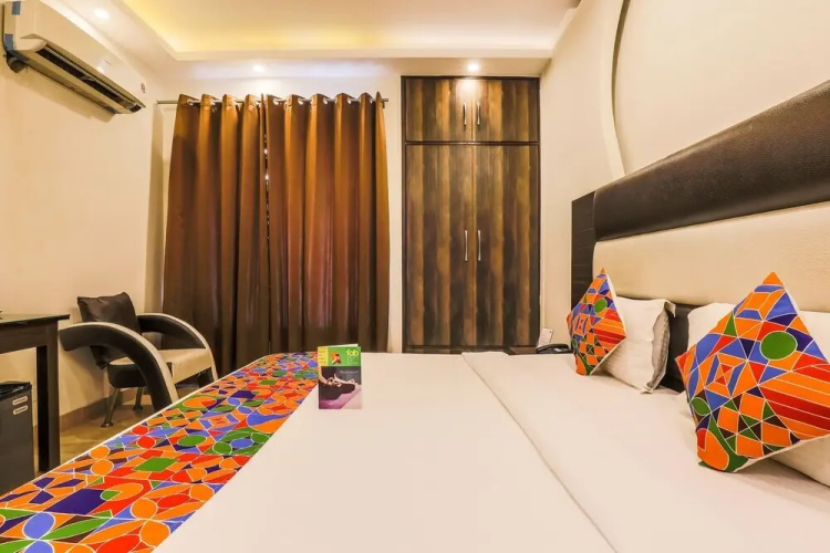 FabHotel Daffodils II