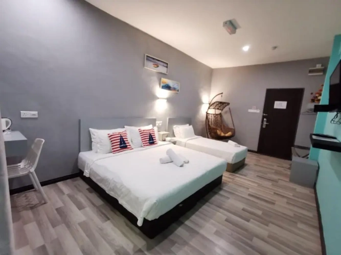 Standard Triple room