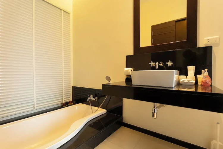 3BR PoolVilla Near Nai Harn Beach V113