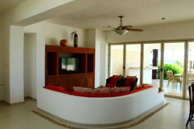 Iz Cay Luxury Ocean Front Villa