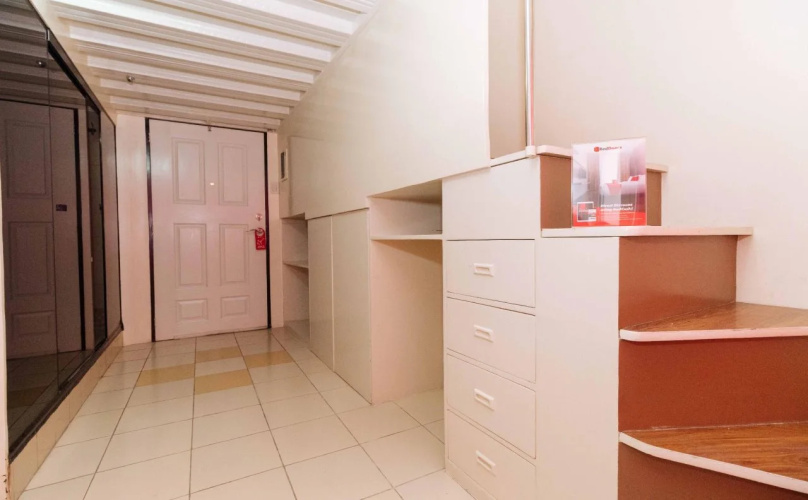 Reddoorz Plus @ Rsg Legarda Manila