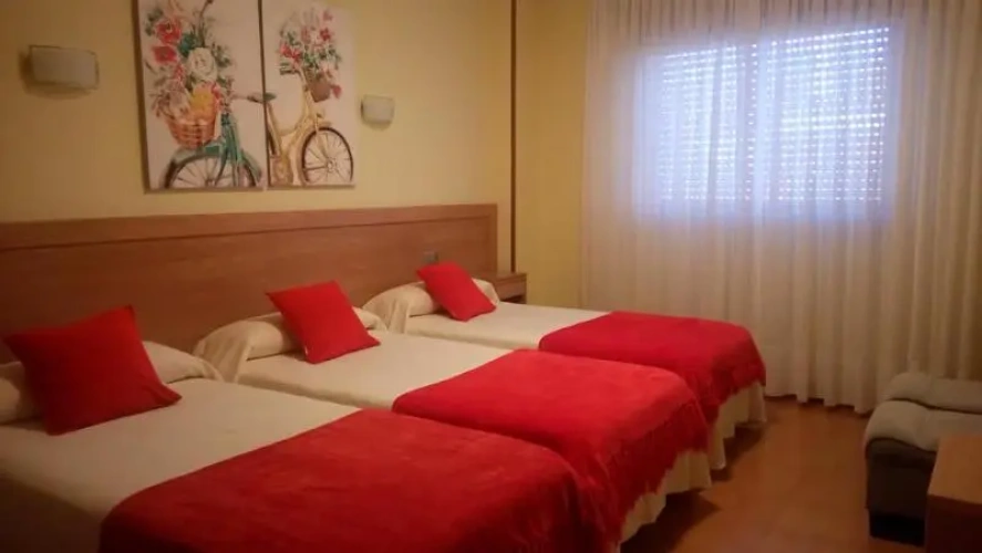 Standard Triple room