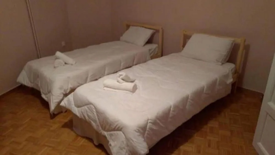 Spacious Apartment in Vironas