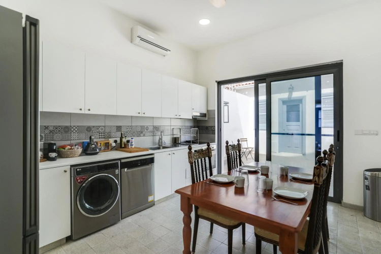 To Hani - Kamara Maisonette