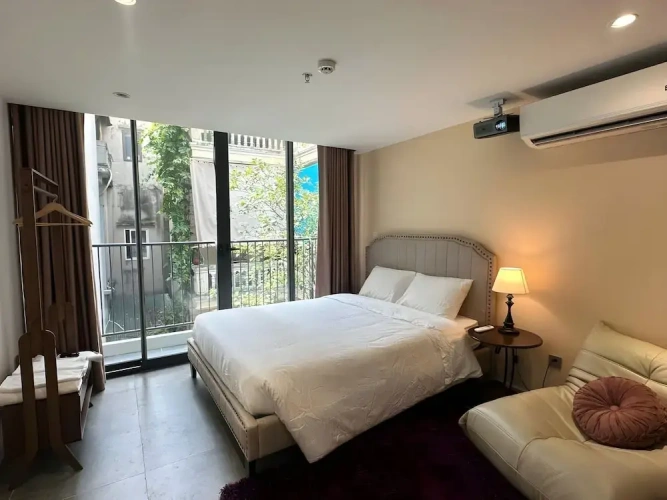 Standard Double room with city view