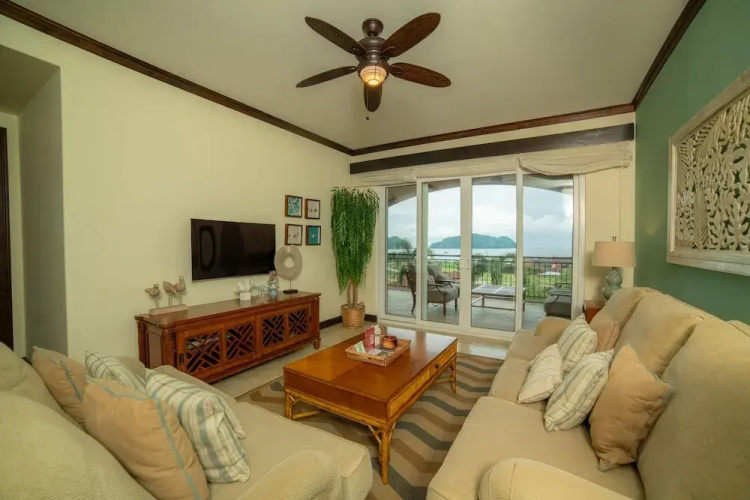 Altavista 5D 3 Bdr 2 bth Ocean View Condo