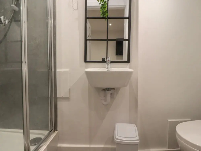 Basement Flat 43