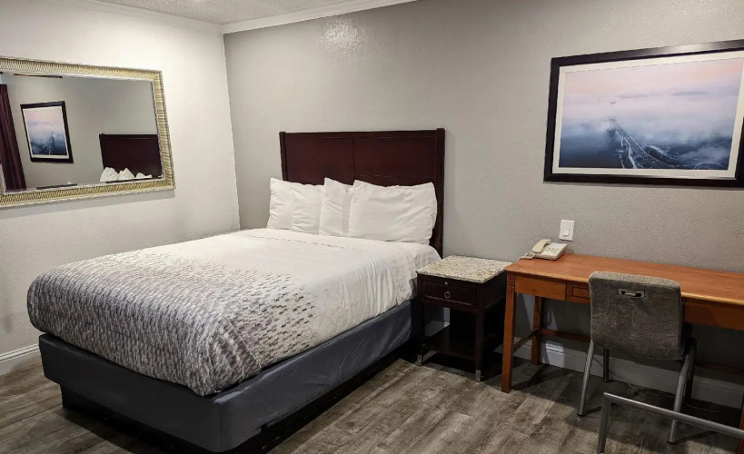 Deluxe Inn