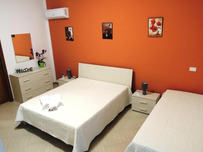 Standard Triple room