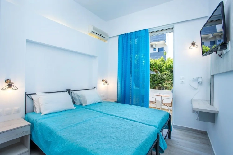 Standard Twin room with balcony