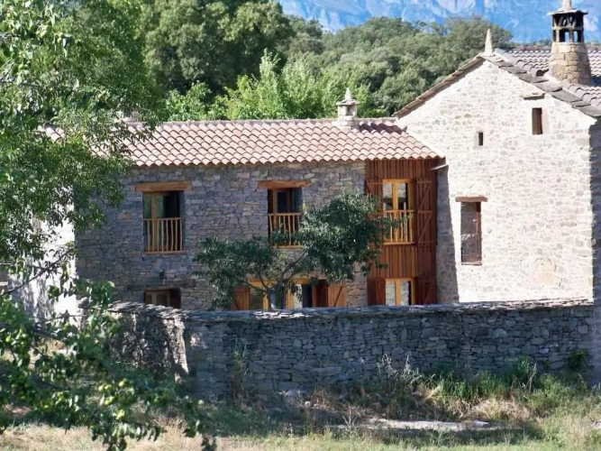 2 Bedrooms Cottage