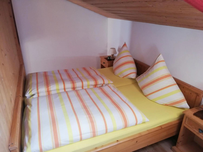 Ferienwohnung Emilia mit Bergblick (Osten)