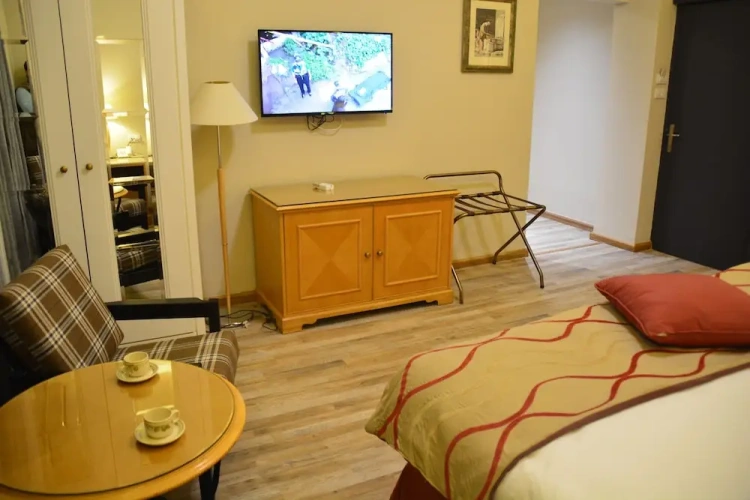 Deluxe Suite