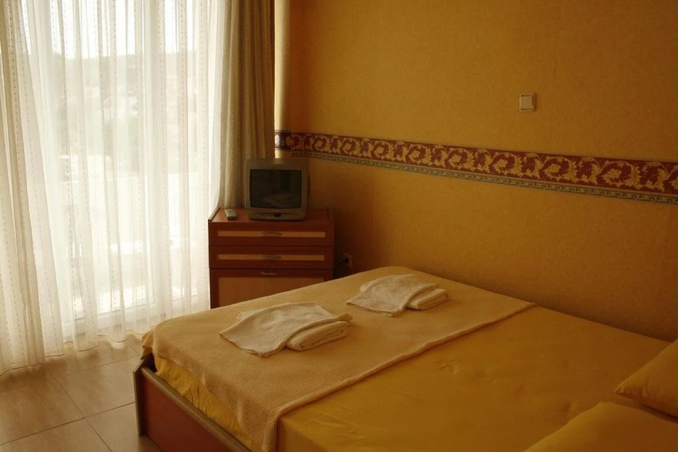 Yarar Hotel