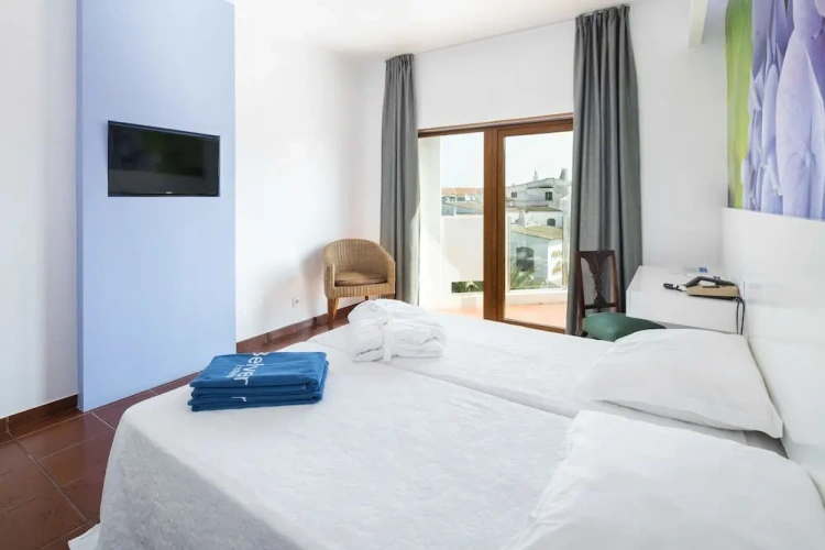 Standard Triple room with balcony and with view