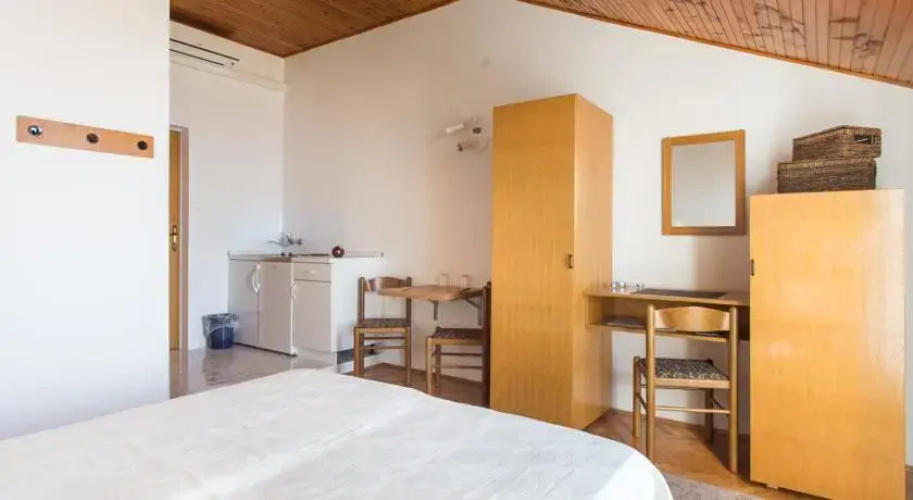 Rooms Relax