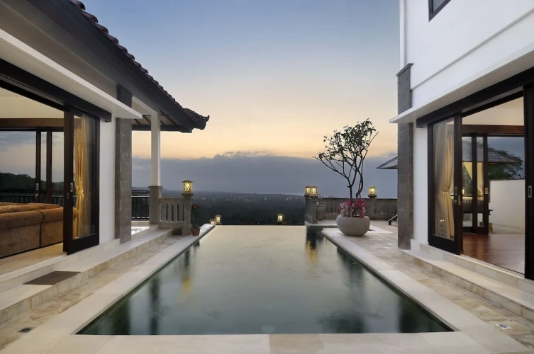 3 Bedrooms Luxury Villa