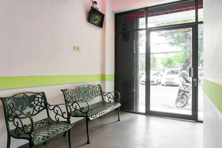RedDoorz near Pecenongan 2