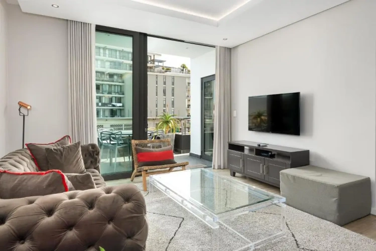 2 Bedrooms Apartment