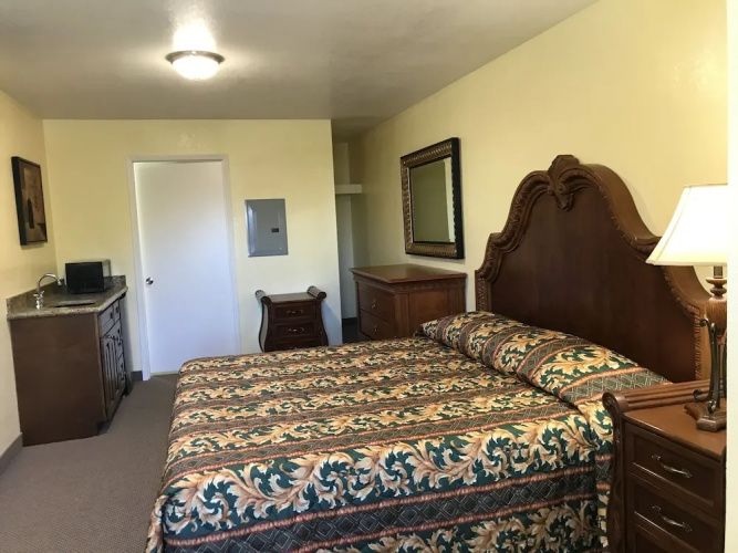 Hacienda Motel
