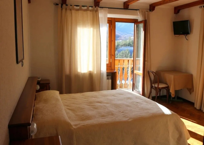 Hotel Bucaneve