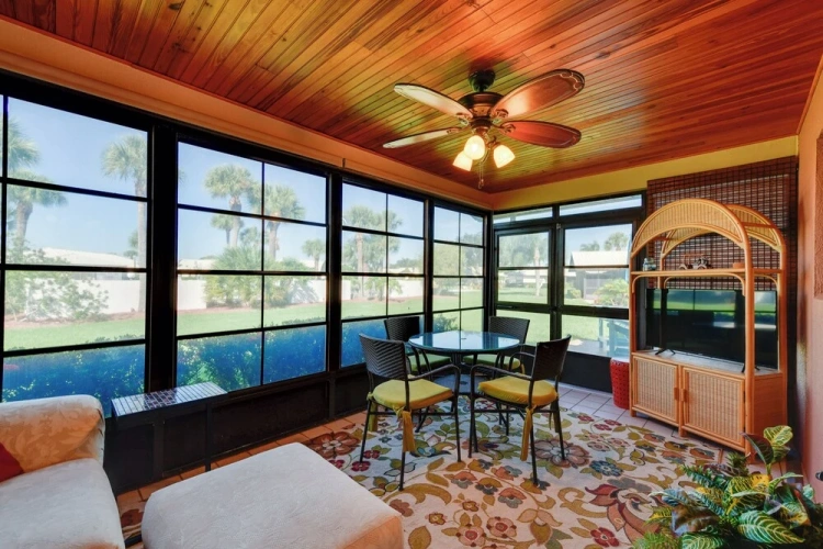 2 Bedrooms Villa