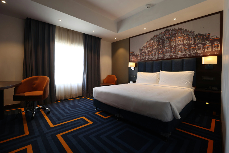 Holiday Inn Express & Suites photo 8