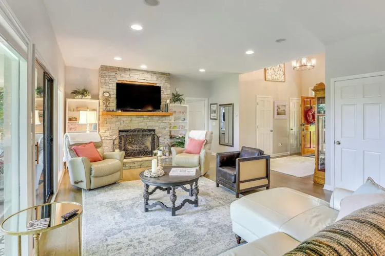 Golf, Hike & Explore: Blue Ridge Mtn Haven w/ Deck