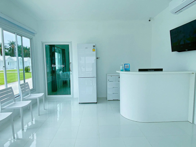 The White Resort