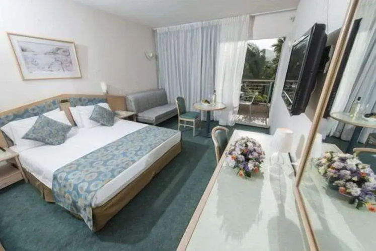 Americana Hotel