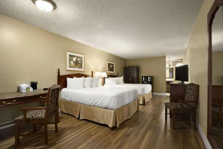 Days Inn by Wyndham Vernon