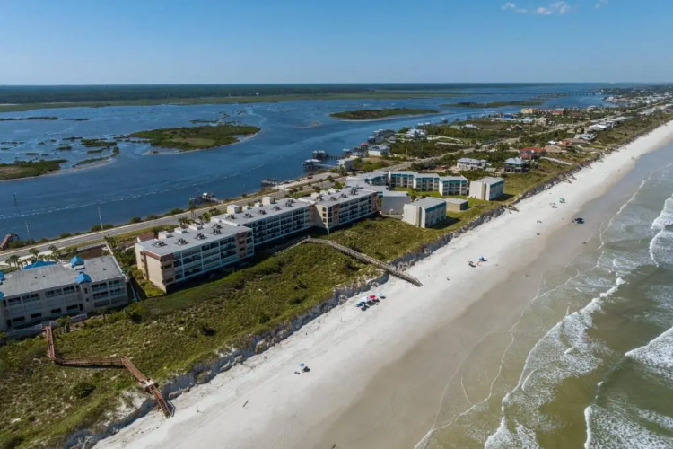 Windjammer 210, 2 Bedrooms, Sleeps 6, Ocean Front, Pool, Elevator